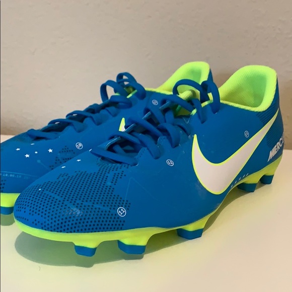 Brand New Nike Soccer Cleats - Picture 6 of 8